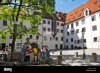 fountain-with-children-in-the-old-courtyard-of-the-residence-munich-A8KJAX.jpg